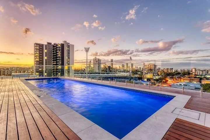 Inner City 1 Bedroom Apartment With Rooftop Pool And Parking - Serain Residences Brisbane