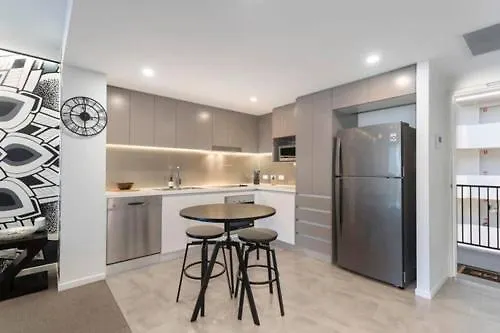 Inner City 1 Bedroom Apartment With Rooftop Pool And Parking - Serain Residences Brisbane