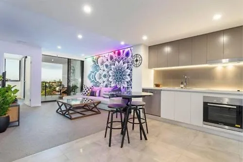 Inner City 1 Bedroom Apartment With Rooftop Pool And Parking - Serain Residences Brisbane Australia