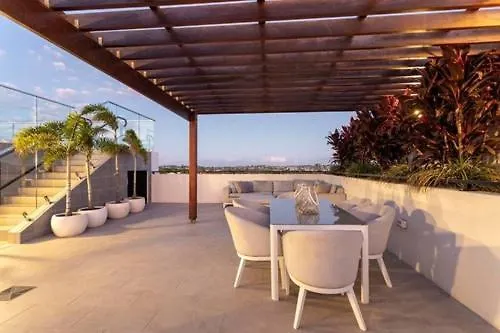 Inner City 1 Bedroom Apartment With Rooftop Pool And Parking - Serain Residences Brisbane Australia