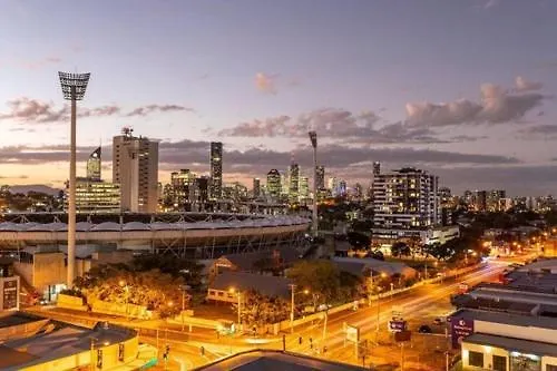 Inner City 1 Bedroom Apartment With Rooftop Pool And Parking - Serain Residences Brisbane